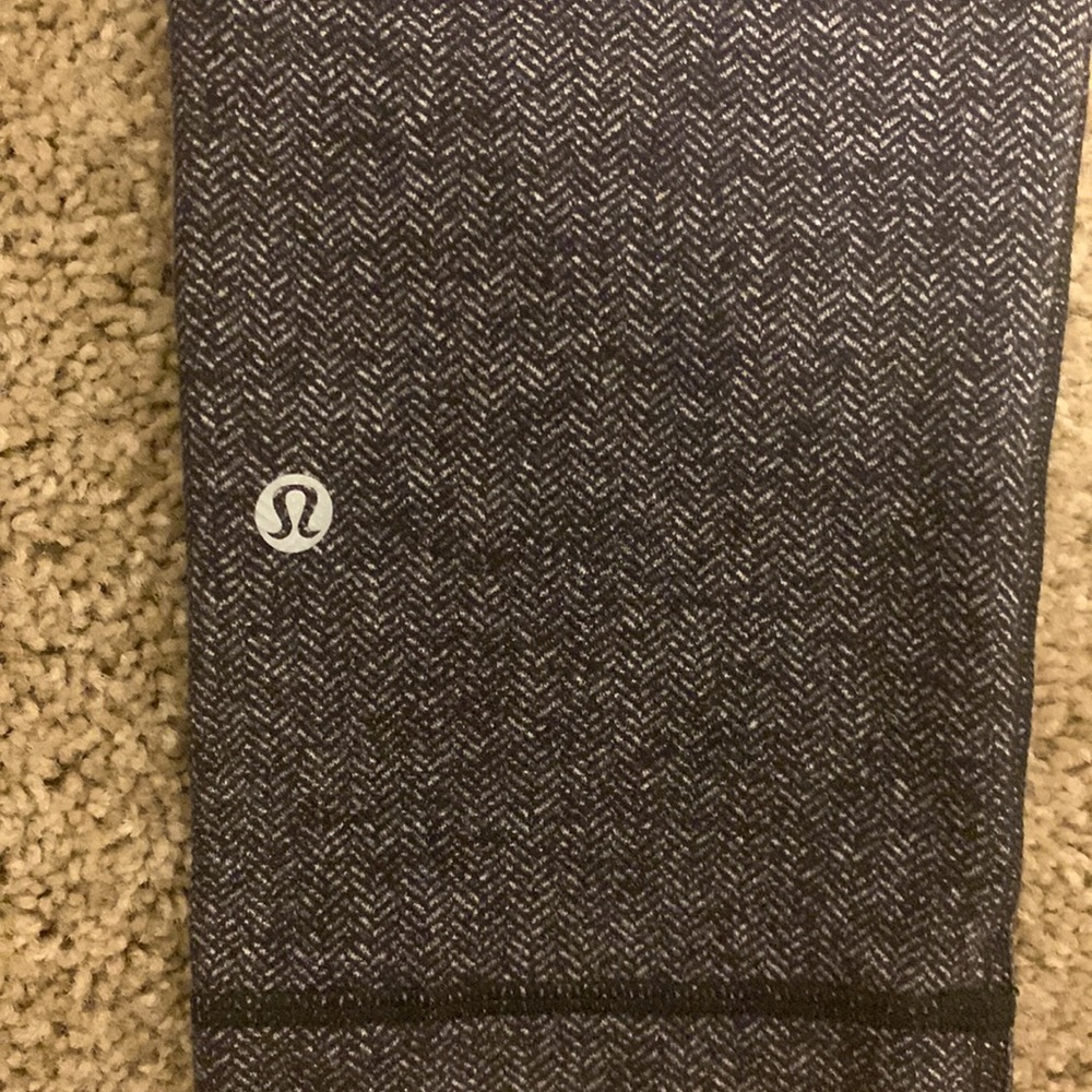 Lululemon Crops - Picture 3 of 4